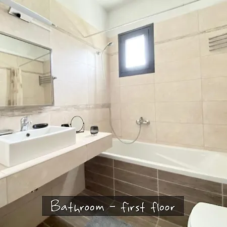 Aspri Petra Rachoni - 3 Bedrooms 7 Guests Villa *